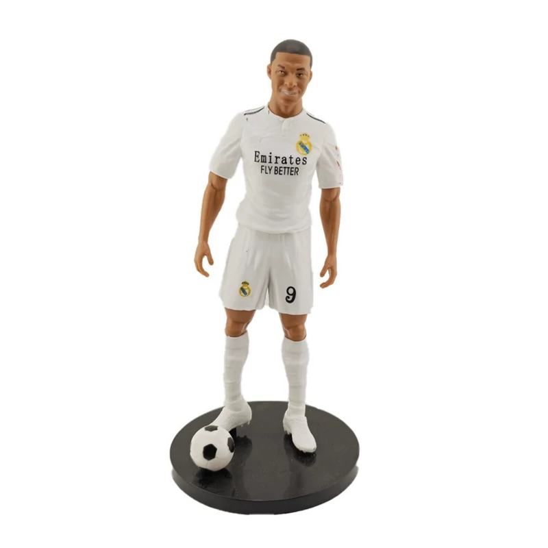 فیگور امباپه با لباس رئال مادرید